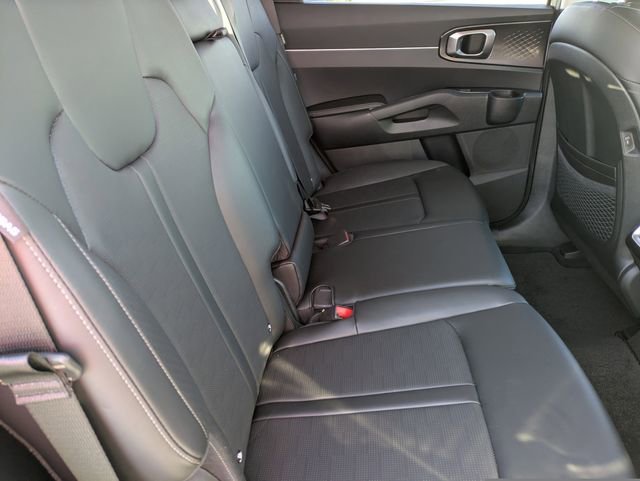 2025 Kia Sorento S - Photo 14