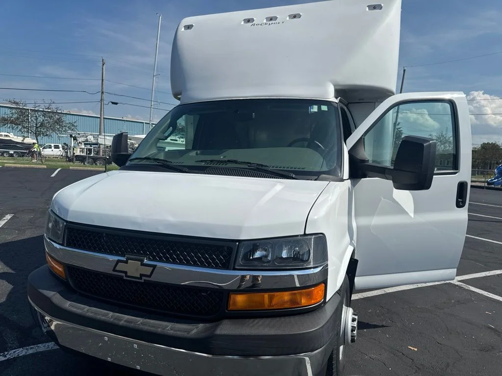 Used 2017 Summit White Chevrolet Work Van image 21