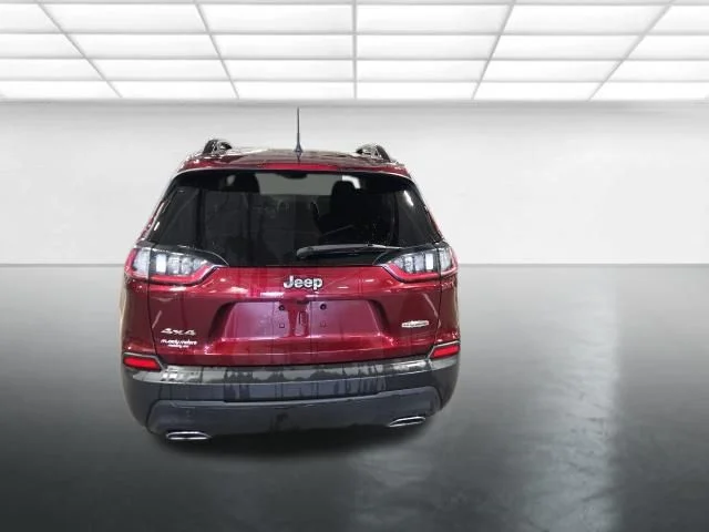Used 2022 Red Jeep Latitude Lux image 6