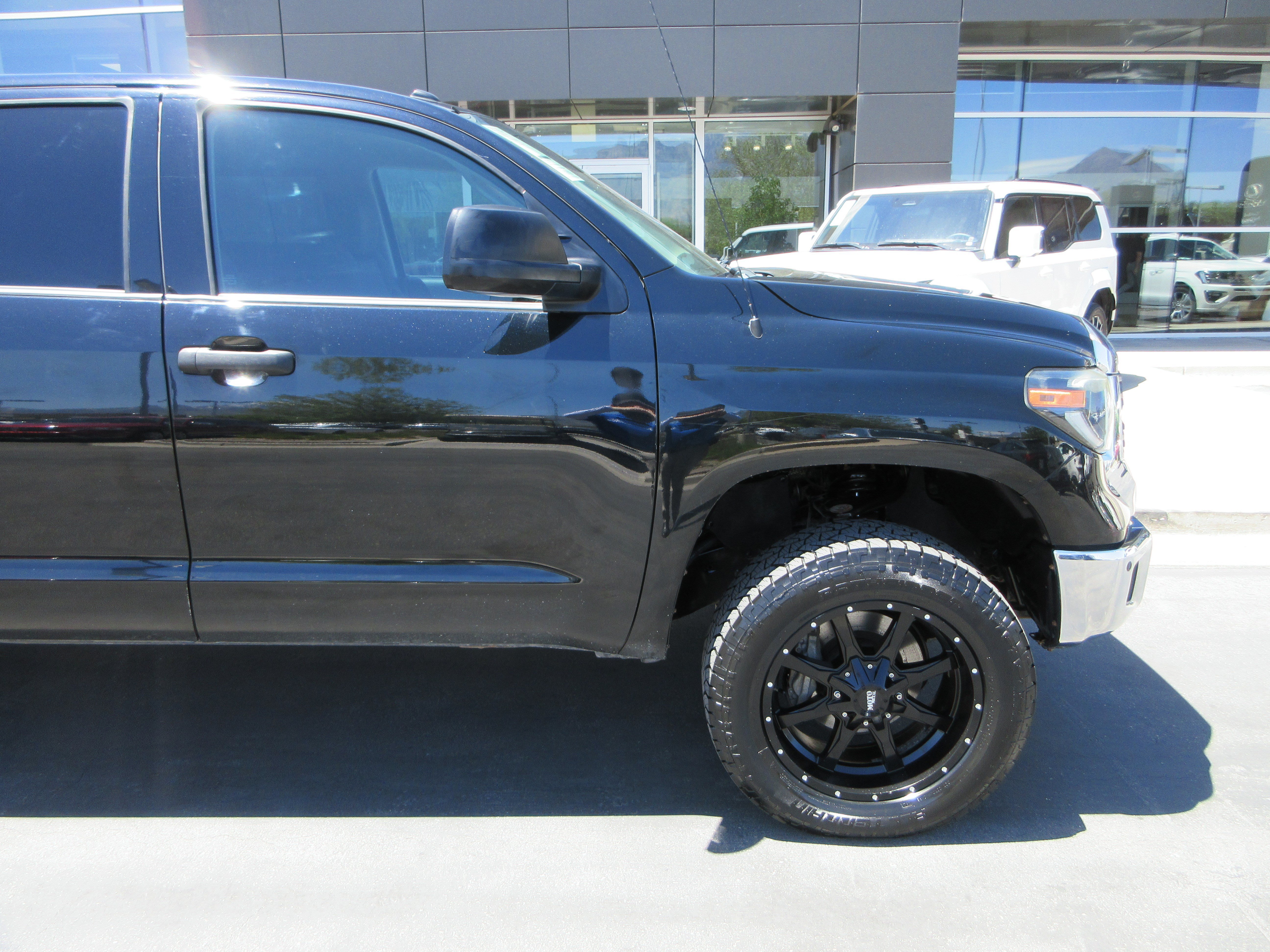 Used 2019 Midnight Black Metallic Toyota SR5 image 12