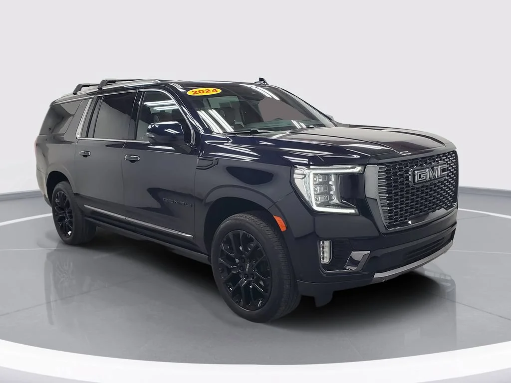 Used 2024 Midnight Blue Metallic GMC Denali Ultimate image 2