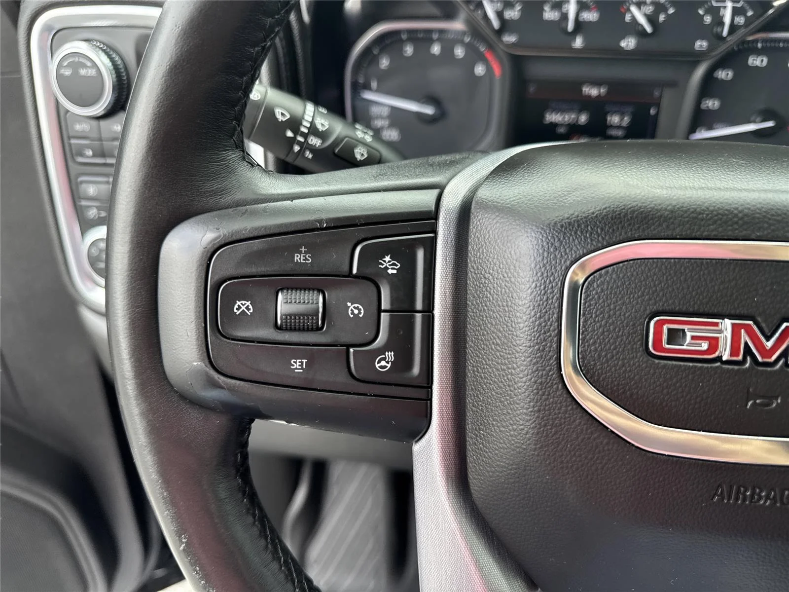 Used 2021 ONYX BLACK GMC SLT image 22