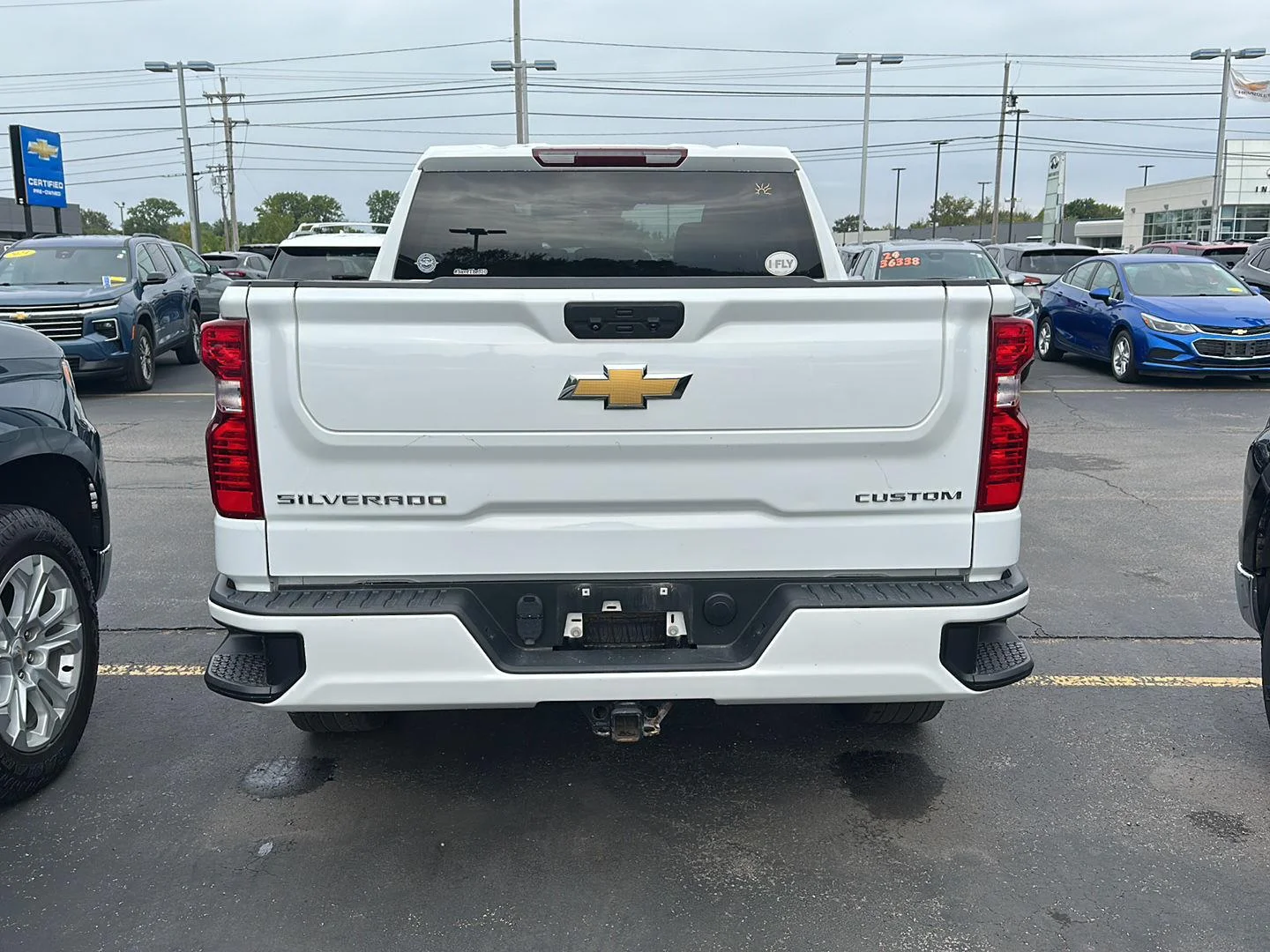 Used 2022 SUMMIT WHITE Chevrolet Custom image 3