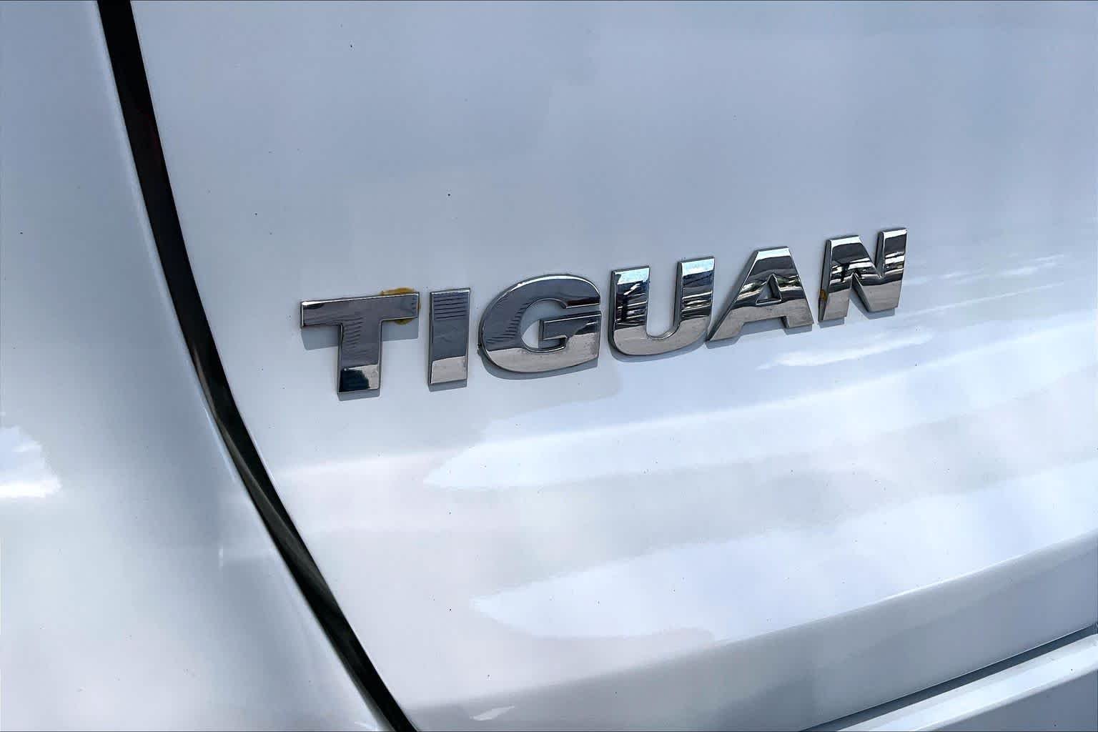 Used 2017  Volkswagen  image 10