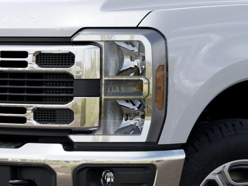 New 2027 Oxford White Ford F-250® XLT image 18