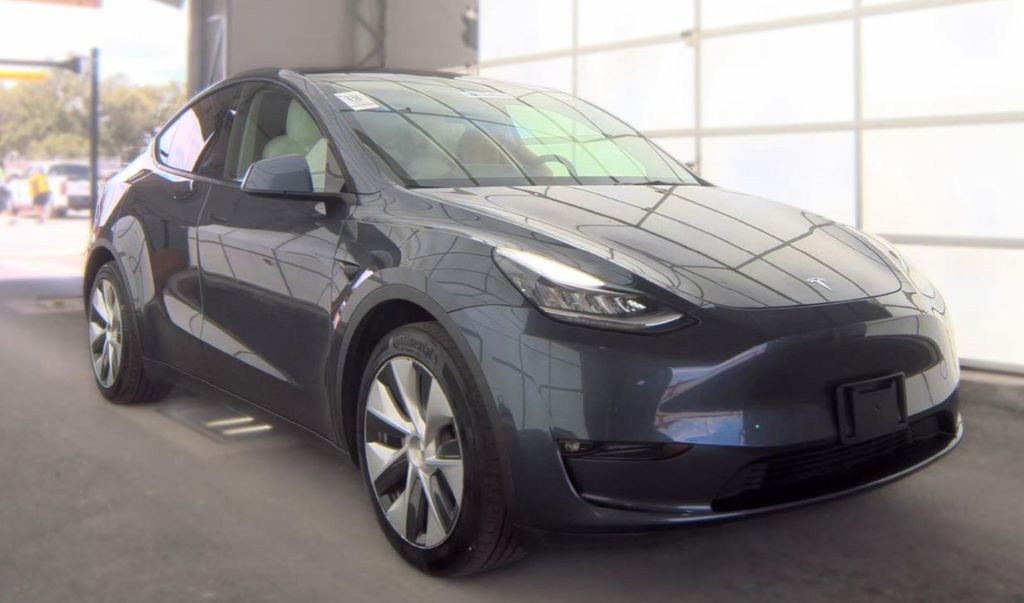 Used 2021 Silver Tesla Long Range image 2