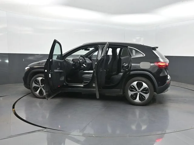 Used 2025 Black Mercedes-Benz GLA 250 image 34