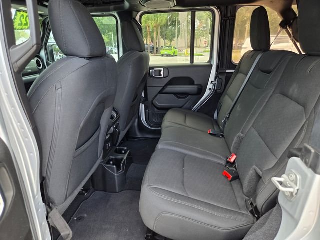 Used 2022 Silver Jeep Unlimited Sahara image 12