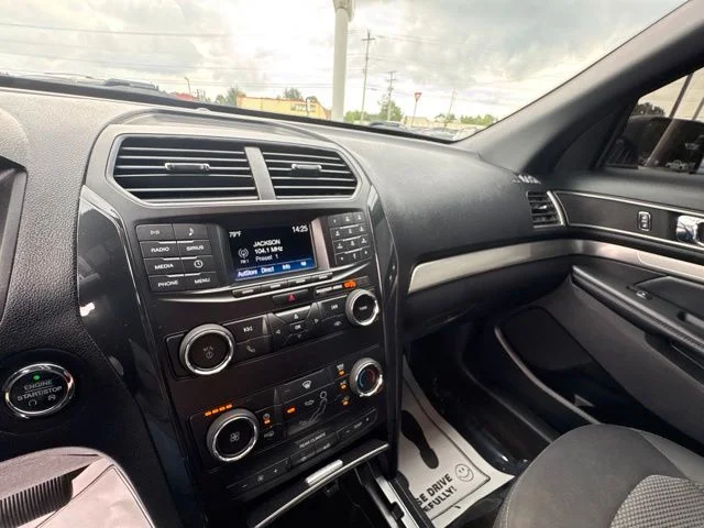 Used 2018 White Ford XLT image 16