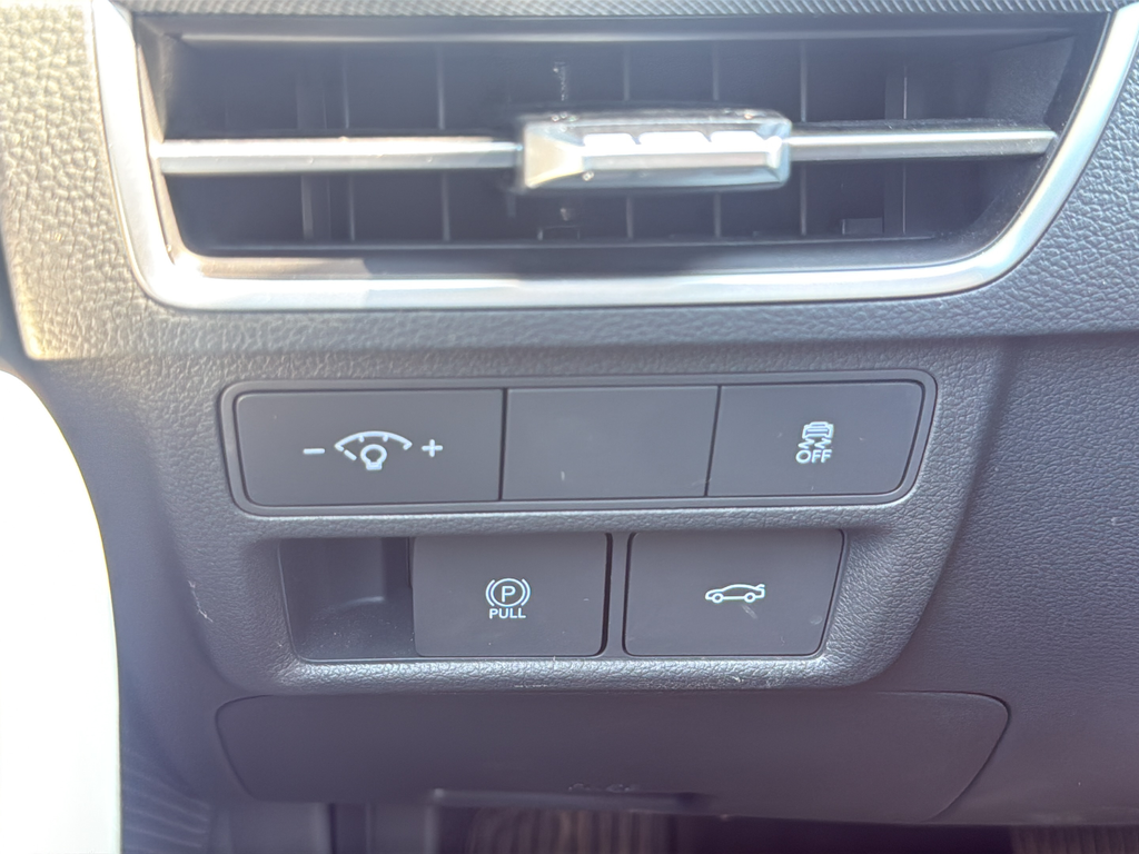 Used 2025 Red Hyundai SEL image 21