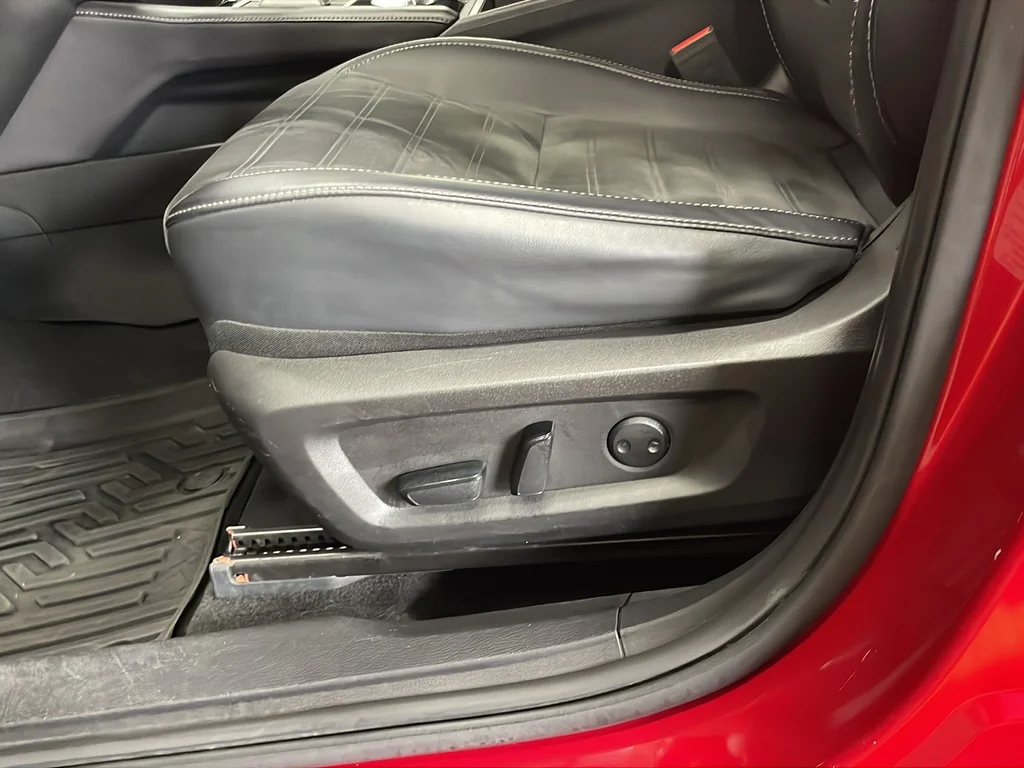 Used 2024 Red Mitsubishi SE image 18