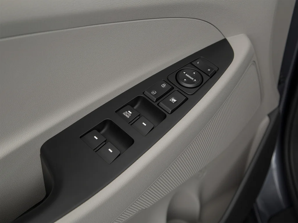 Used 2018 Gray Hyundai SEL image 13