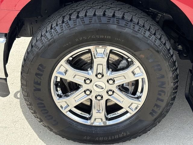 Used 2023  Ford Lariat image 12