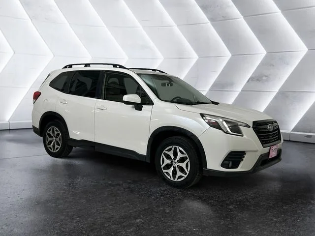 2022 Subaru Forester Premium's photo
