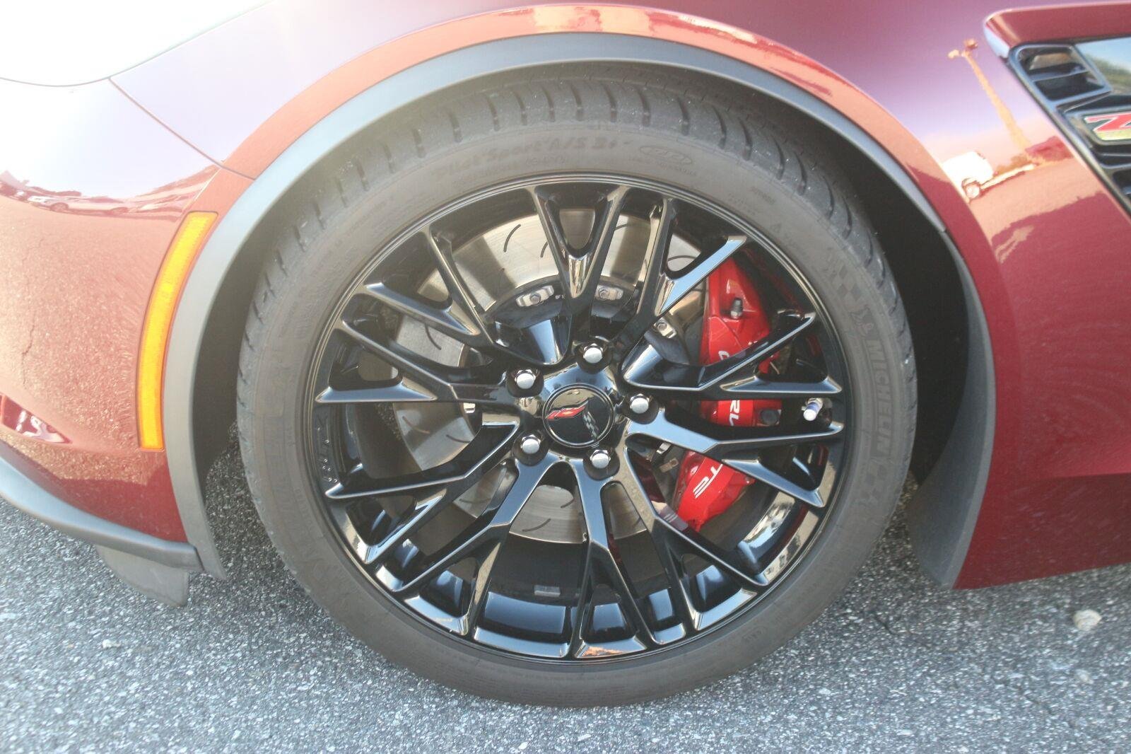 Used 2016 LONG BEACH RED METALLIC TINTCOAT Chevrolet Z06 3LZ image 44
