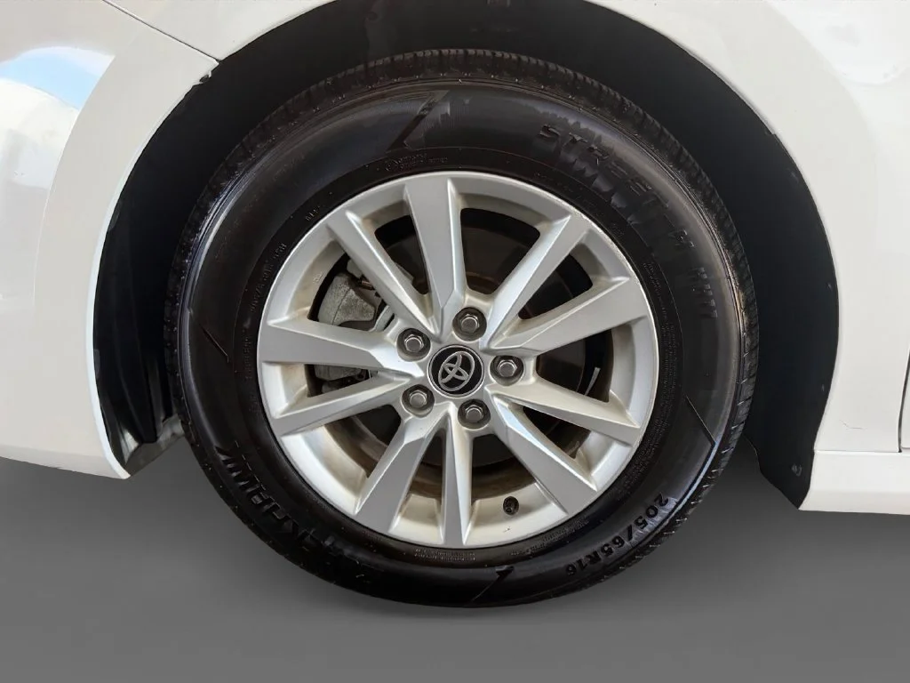 Used 2025 White Toyota LE image 16