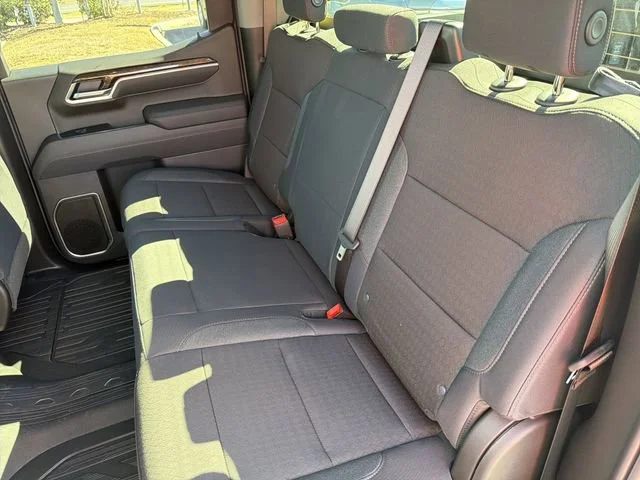 New 2026 Summit White GMC SLE image 17
