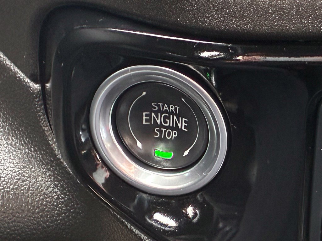 Used 2025 White Chevrolet LT image 20