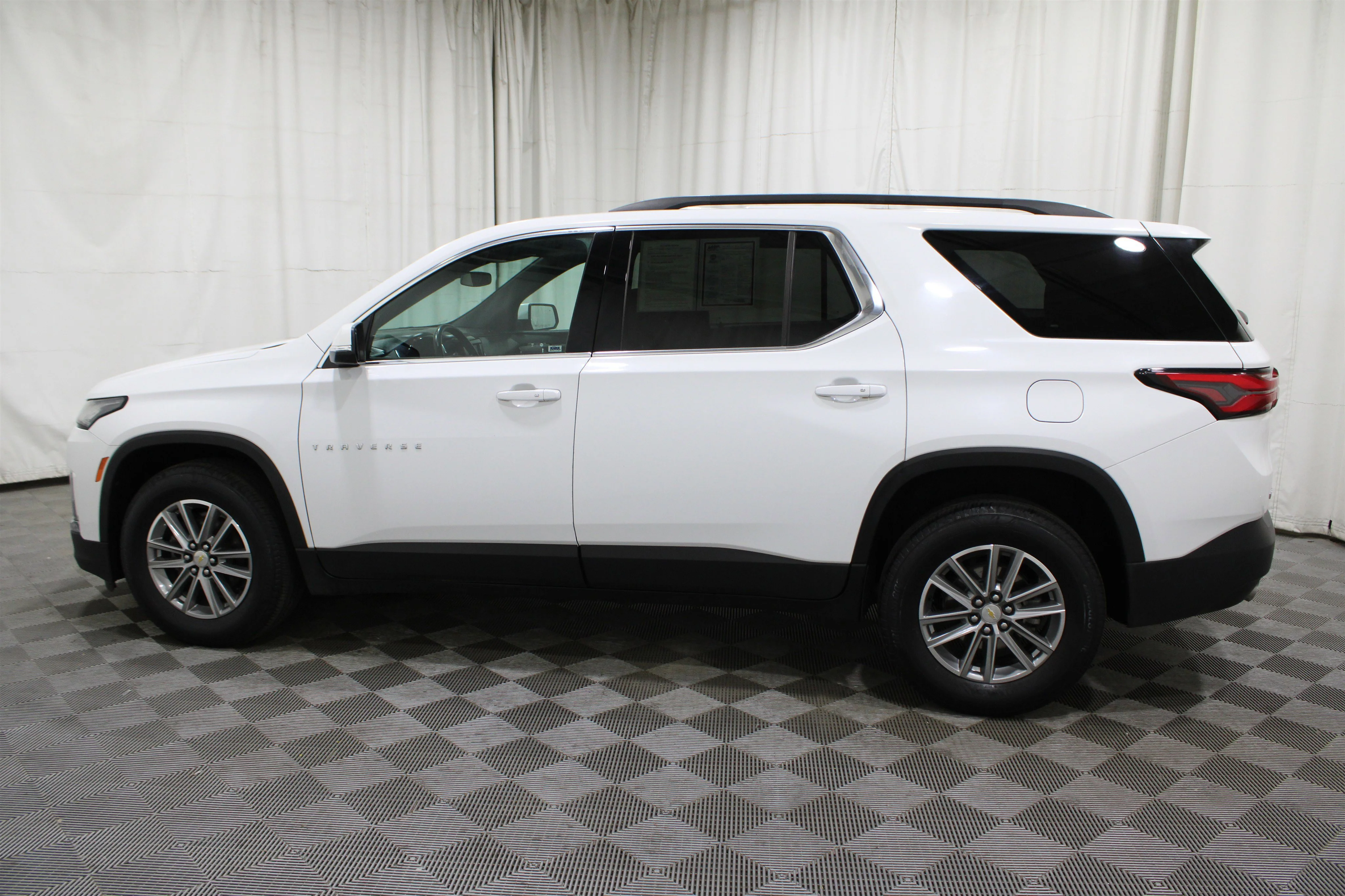 2023 Chevrolet Traverse 1LT - Photo 34