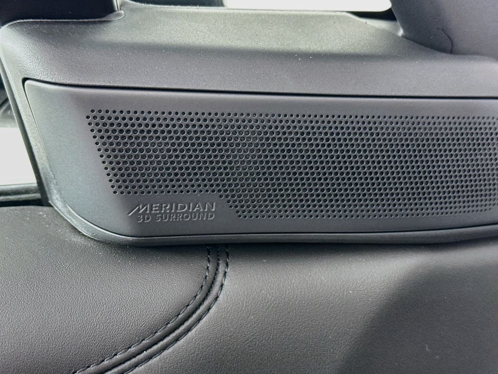 New 2026 Eiger Grey Land Rover SE image 20
