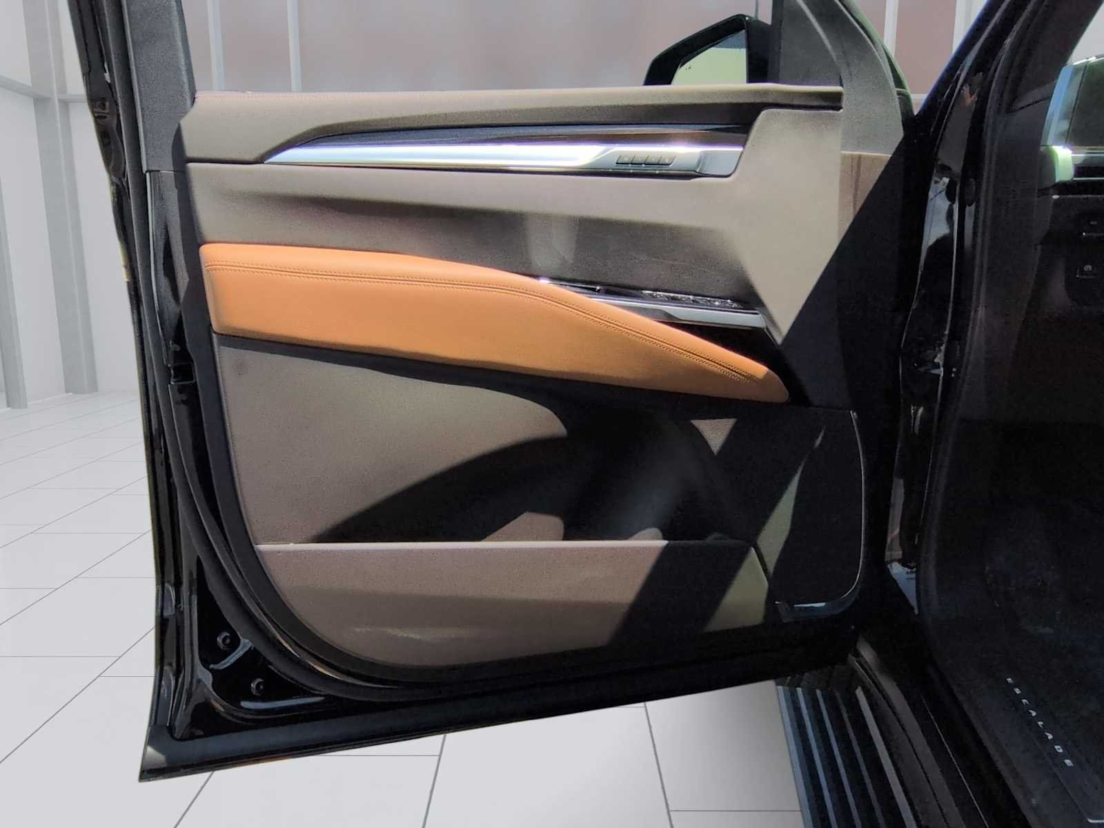 Certified Used 2025 Black Raven Cadillac Premium Luxury image 10