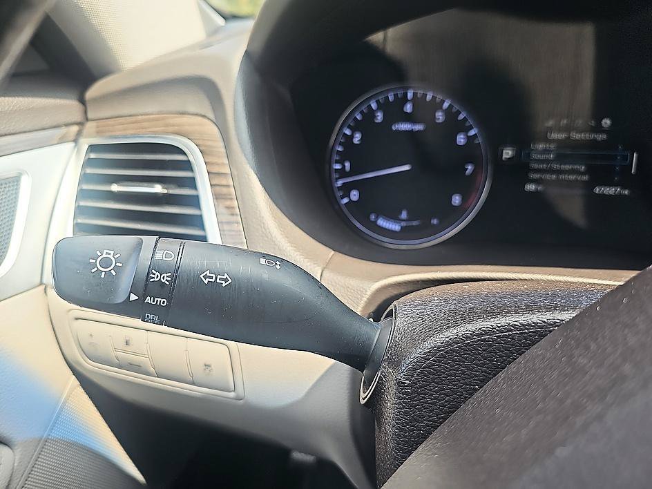 Used 2015 Santiago Silver Hyundai 3.8L image 18