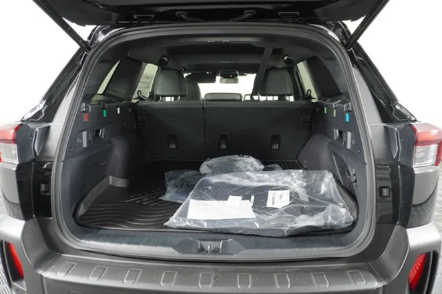 New 2026 CRYSTAL BLACK SILICA Subaru Limited image 27
