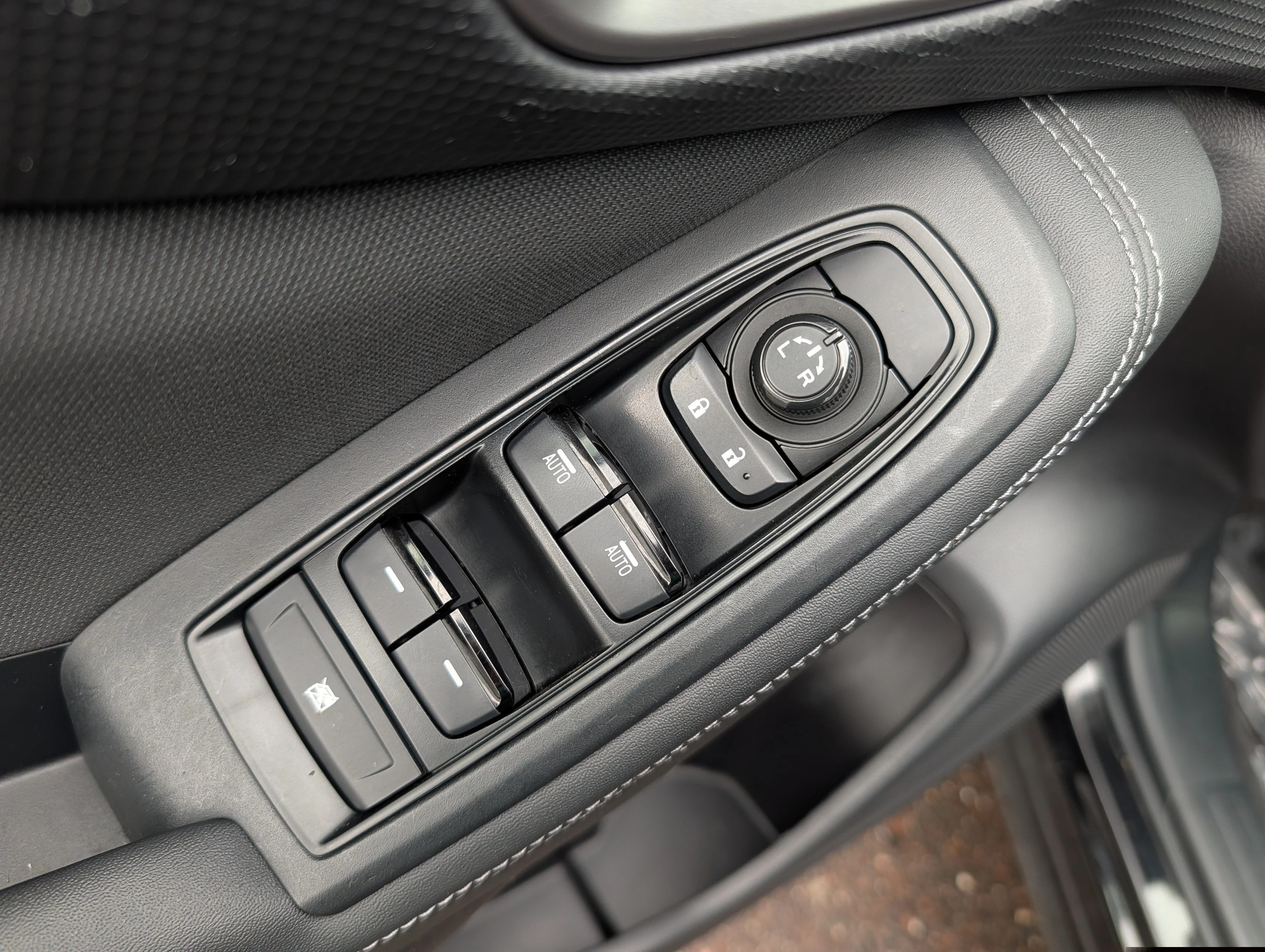 Used 2023 Crystal Black Silica Subaru Premium image 20
