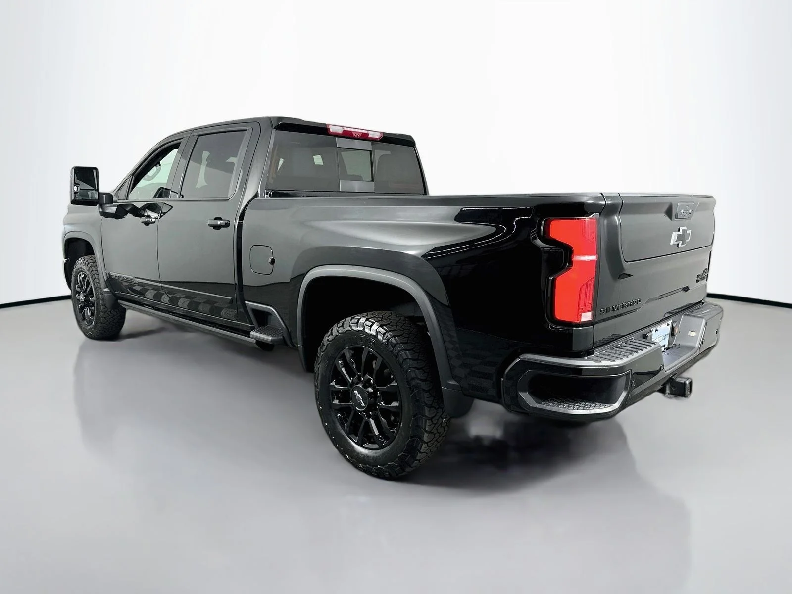 Used 2025 Black Chevrolet High Country image 6