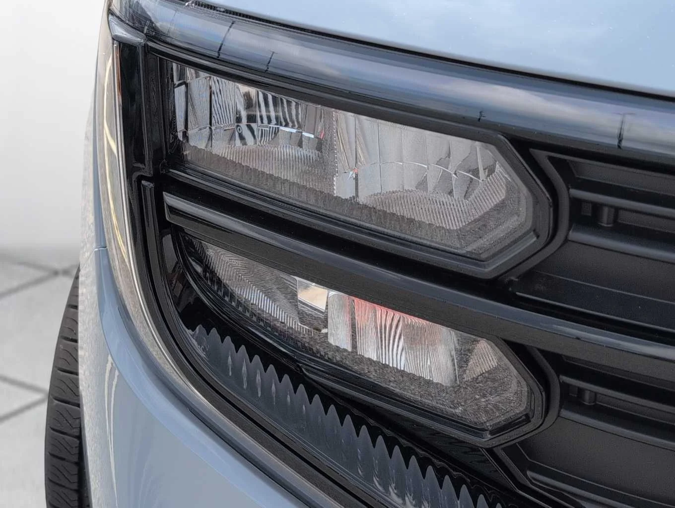 New 2027 Glacier Gray Metallic Tri-Coat Ford Active image 15