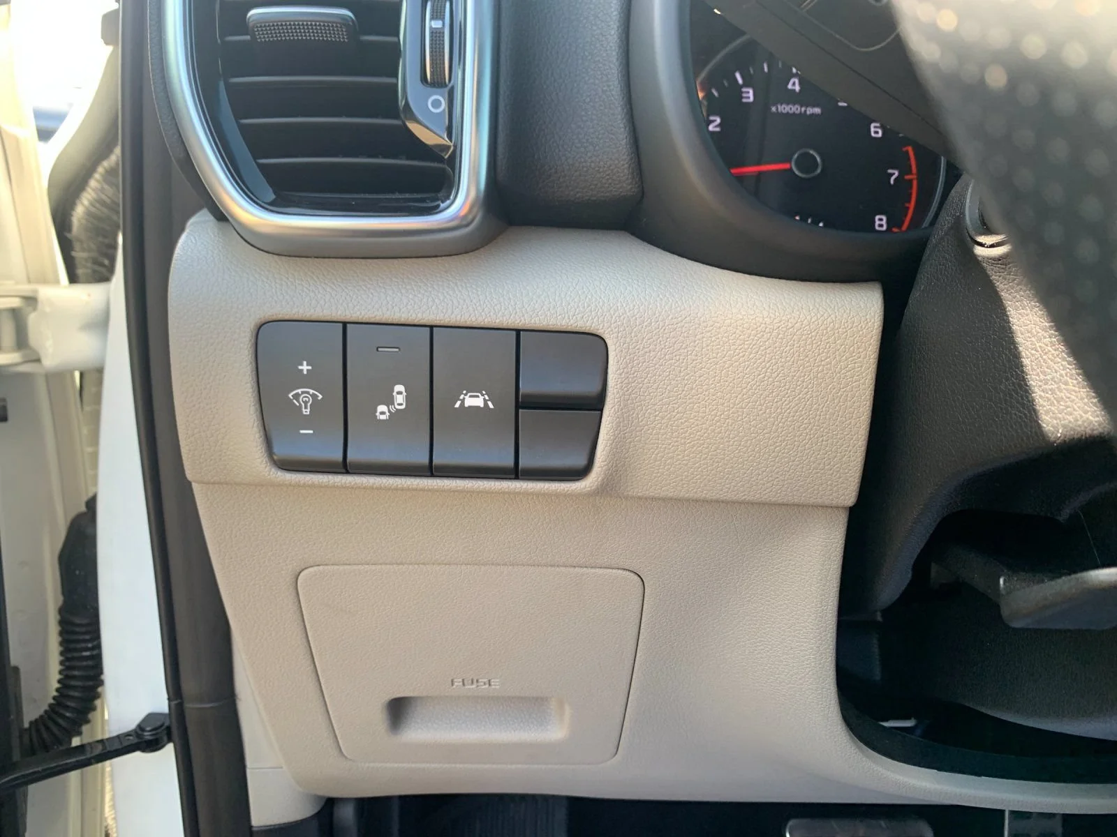 Used 2022 White Kia Nightfall Edition image 30
