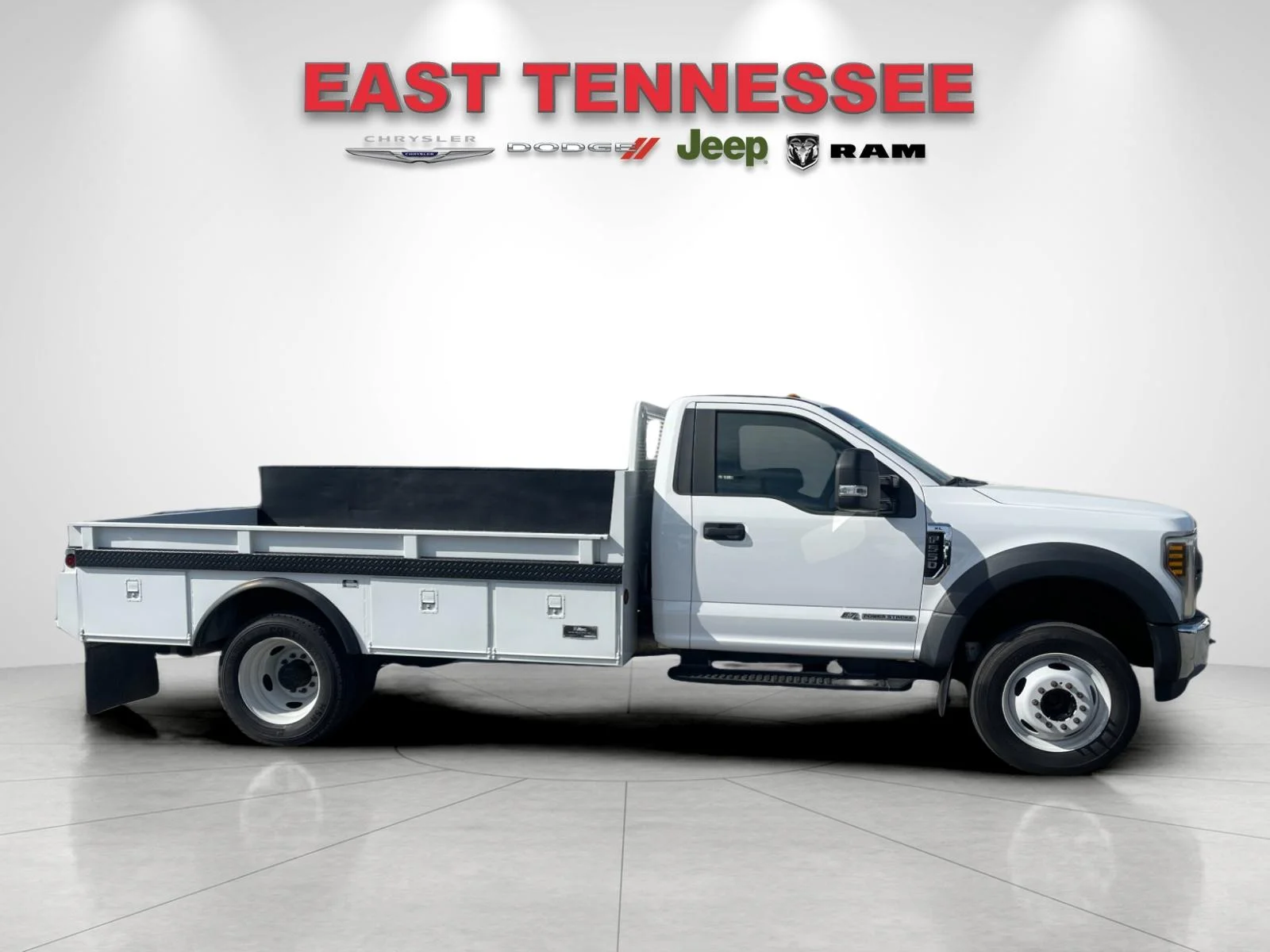 Used 2018 White Ford XL image 2
