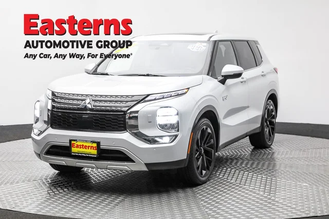 2023 Mitsubishi Outlander PHEV SE