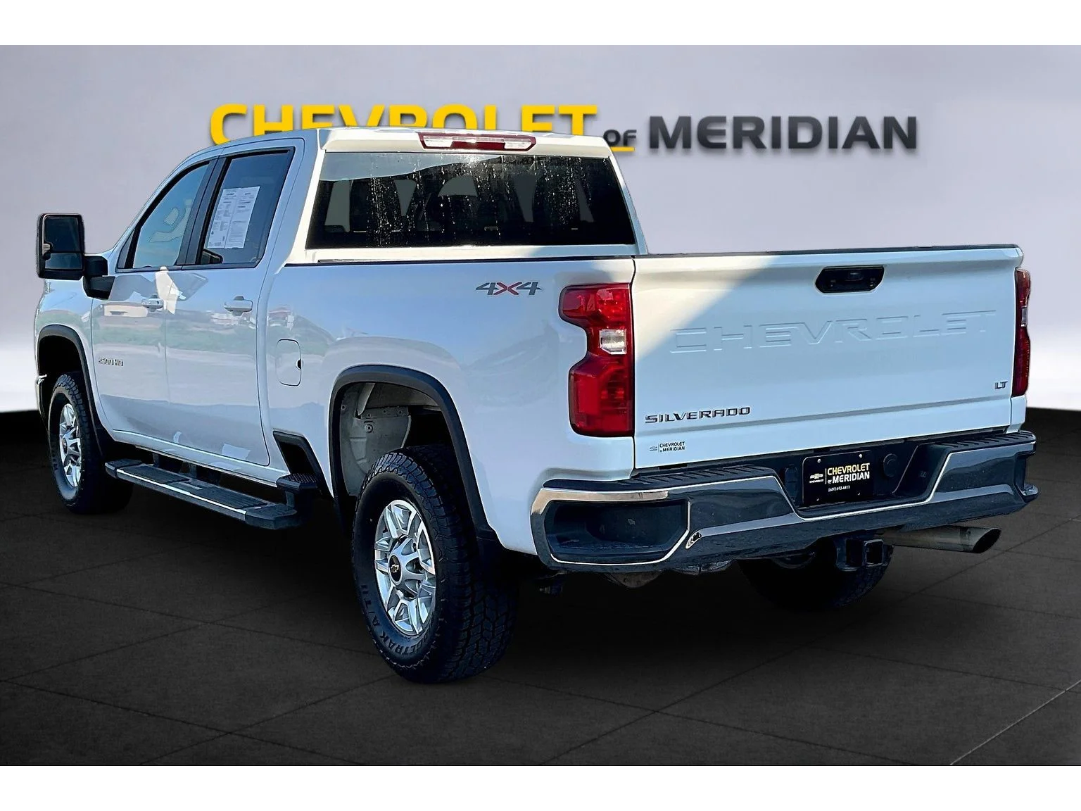 Used 2025 Summit White Chevrolet LT image 2