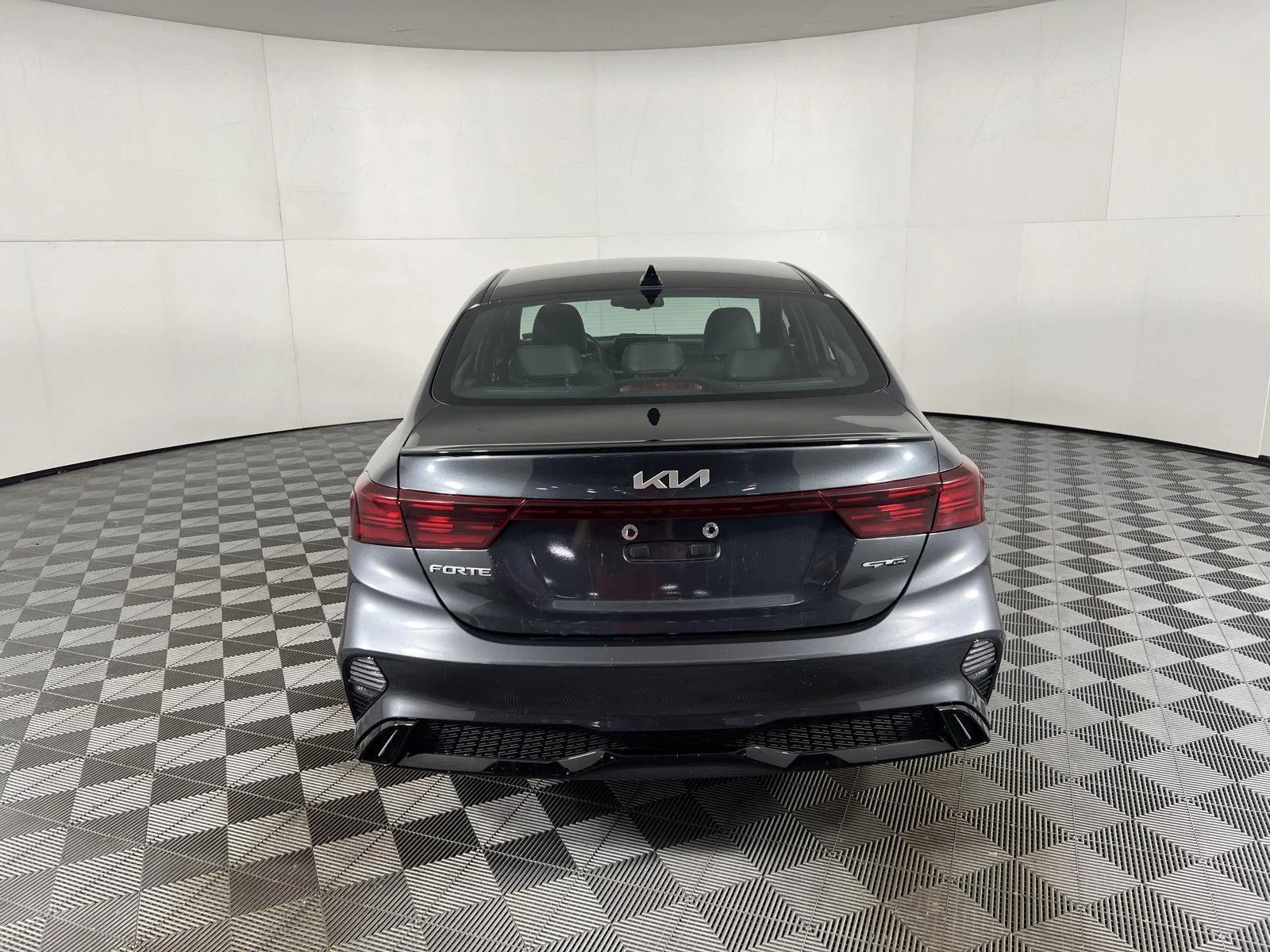 Used 2023 Gy Kia GT-Line image 3