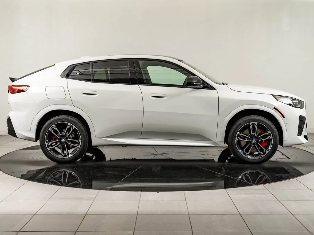 New 2026 Alpine White BMW xDrive28i image 11