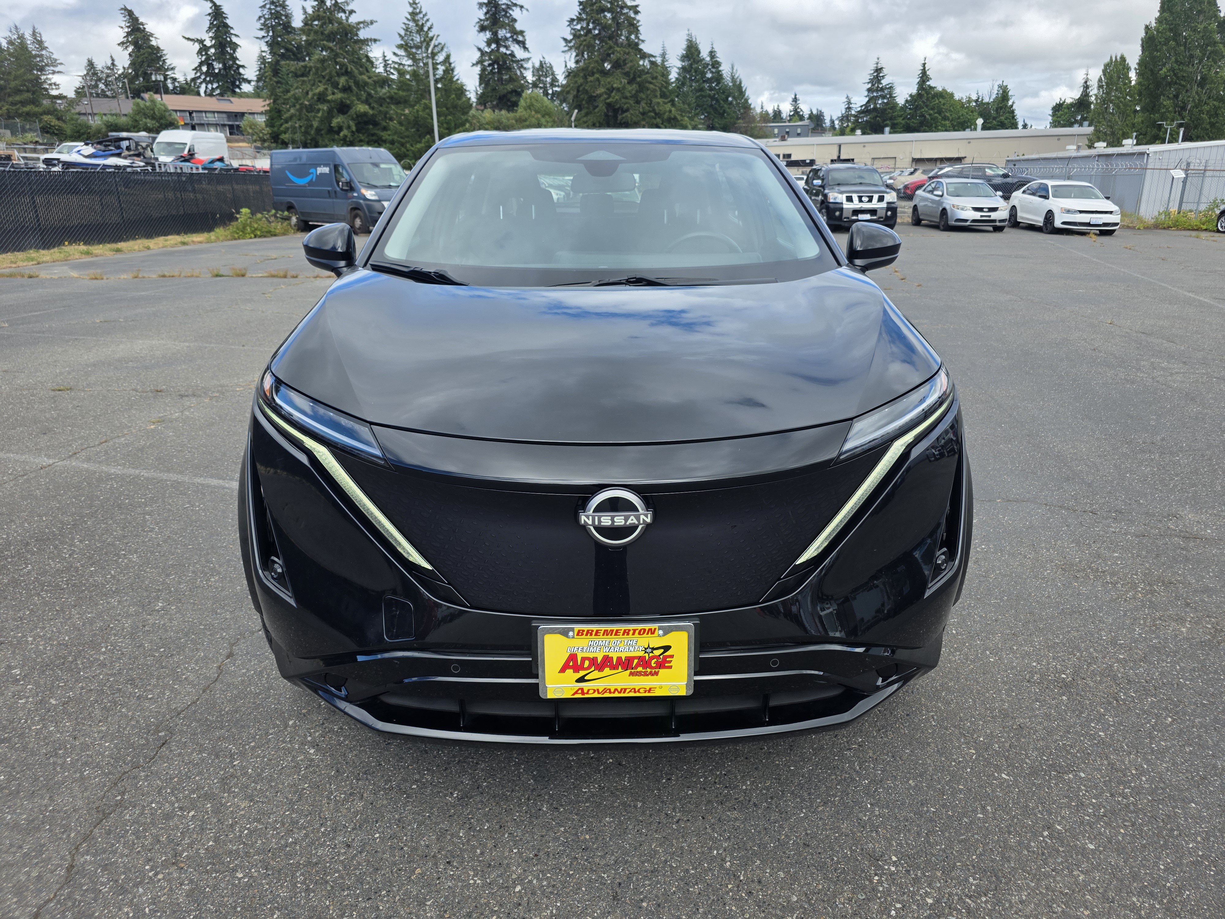 Certified Used 2023 Black Diamond Pearl Nissan VENTURE+ image 8