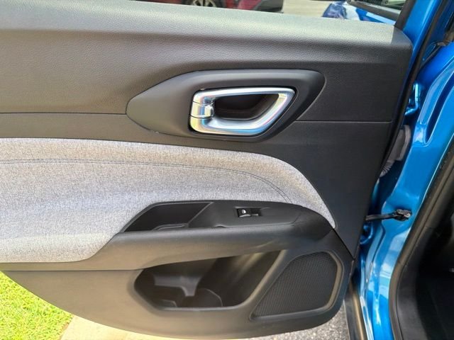 Used 2024 Blue Jeep Latitude image 18