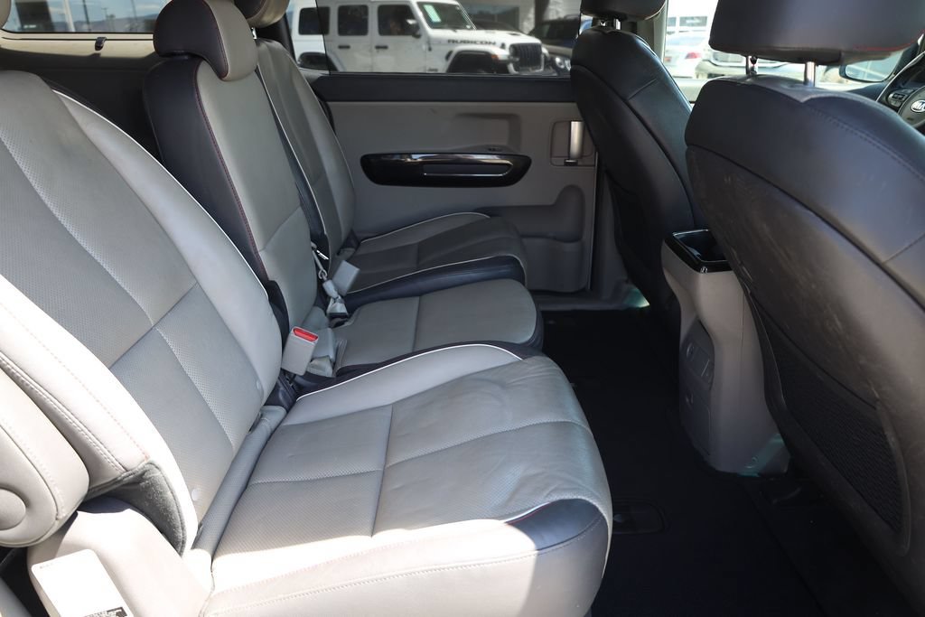 Used 2016 Snow White Pearl Kia EX image 17