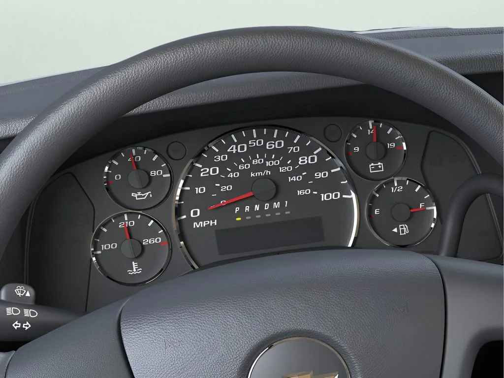 New 2025 Summit White Chevrolet 1WT image 11