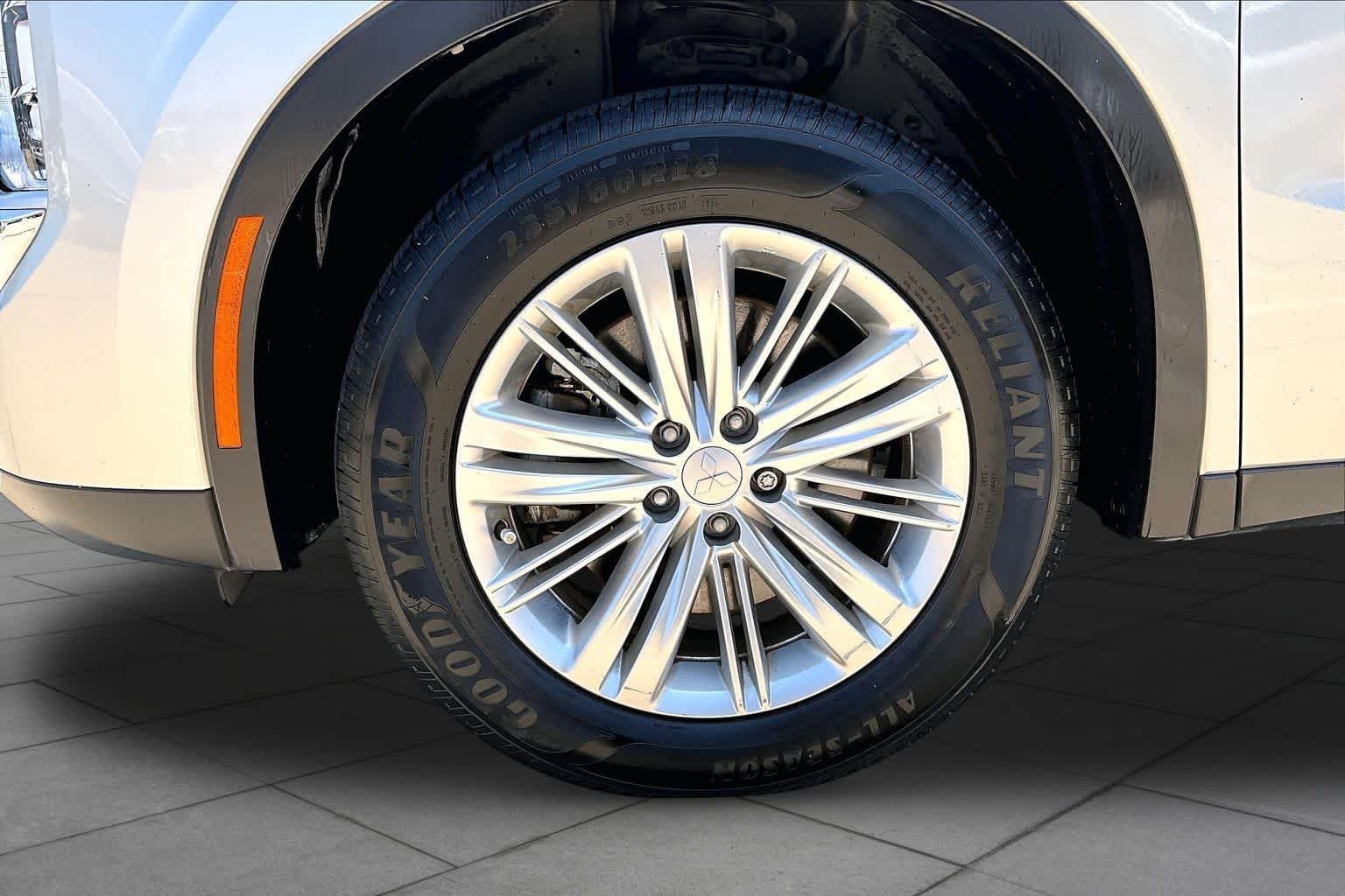 Used 2023 Alloy Silver Metallic Mitsubishi ES image 20