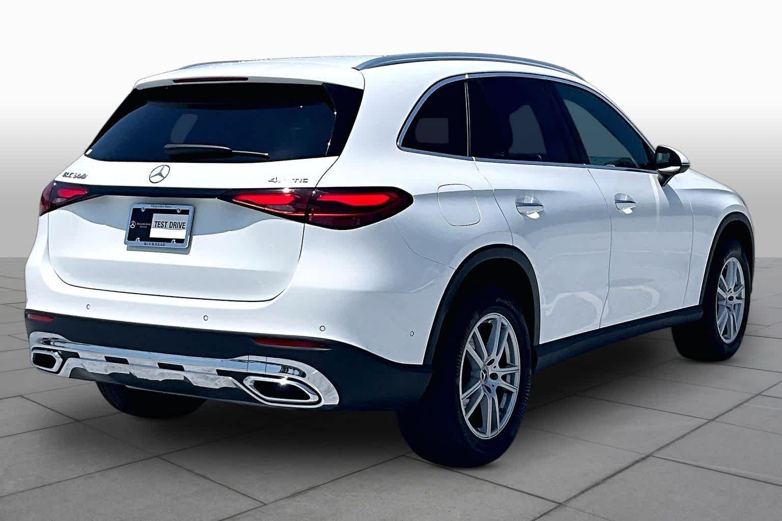 Used 2025 Polar White Mercedes-Benz GLC 300 image 25
