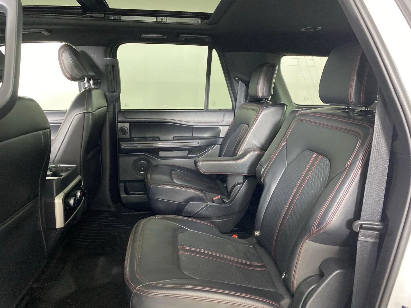 Used 2024 Oxford White Ford Limited image 36