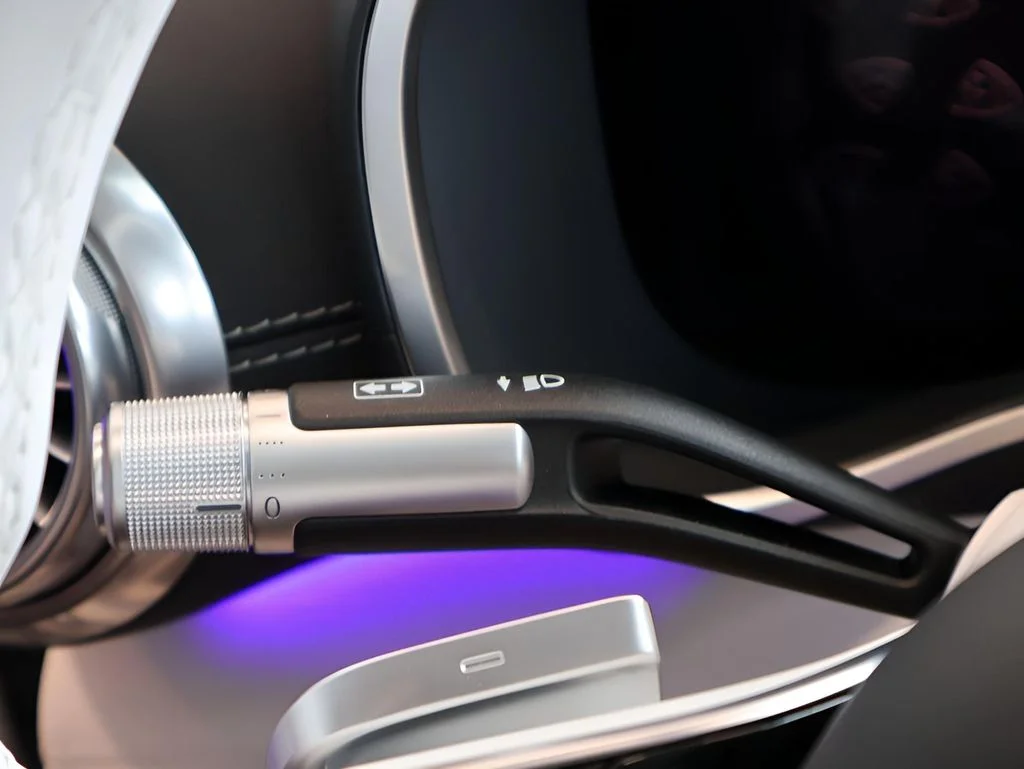 New 2026 MANUFAKTUR moonlight white magno (White Ambiance) Mercedes-Benz Maybach SL 680 image 43