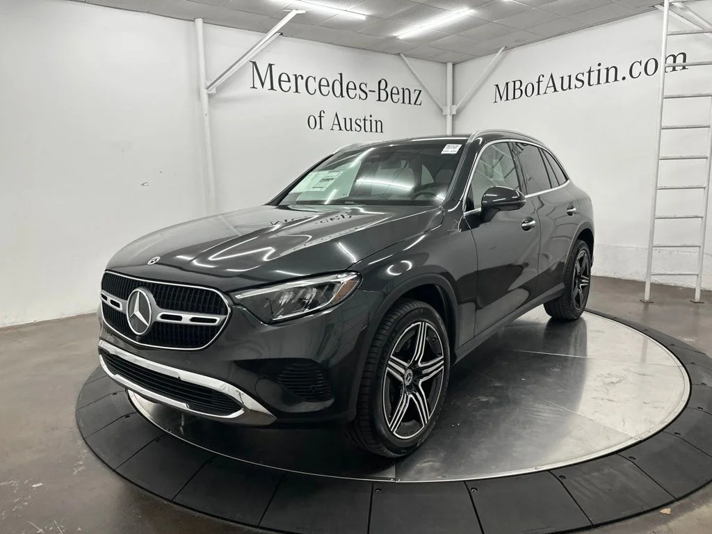 New 2027 Gray Mercedes-Benz GLC 300 image 3
