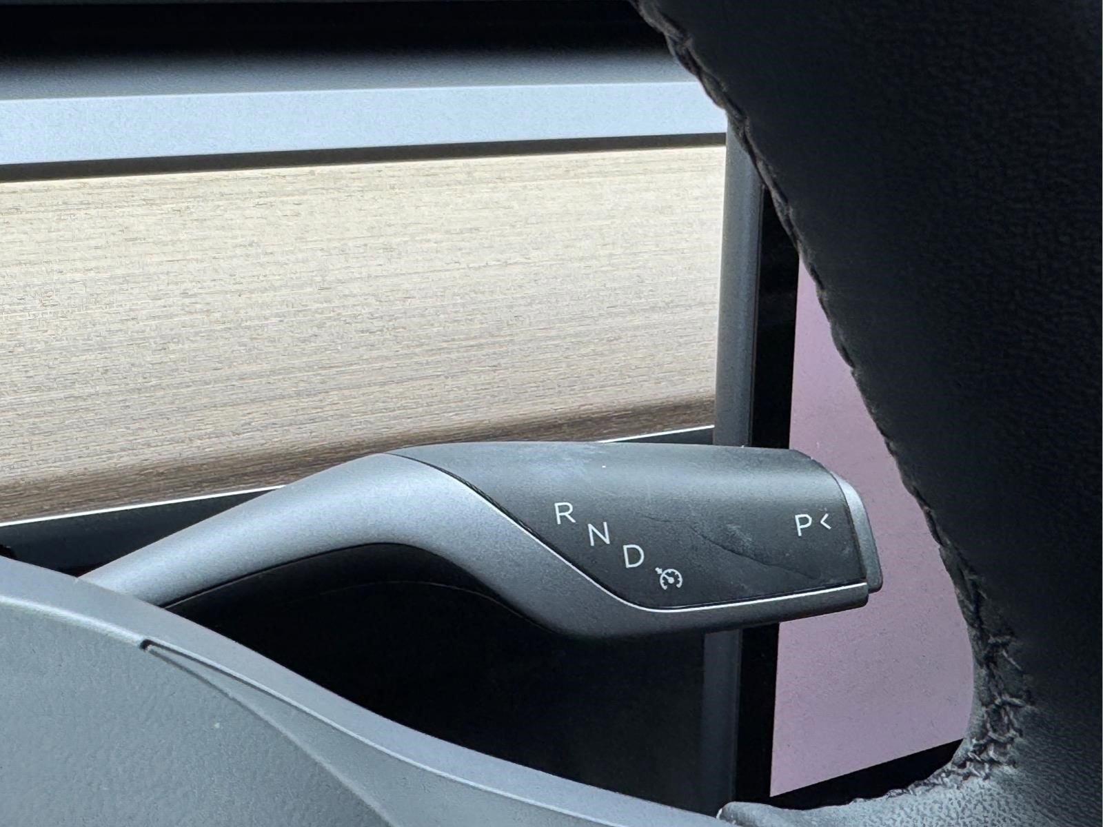 Used 2023  Tesla Base image 18