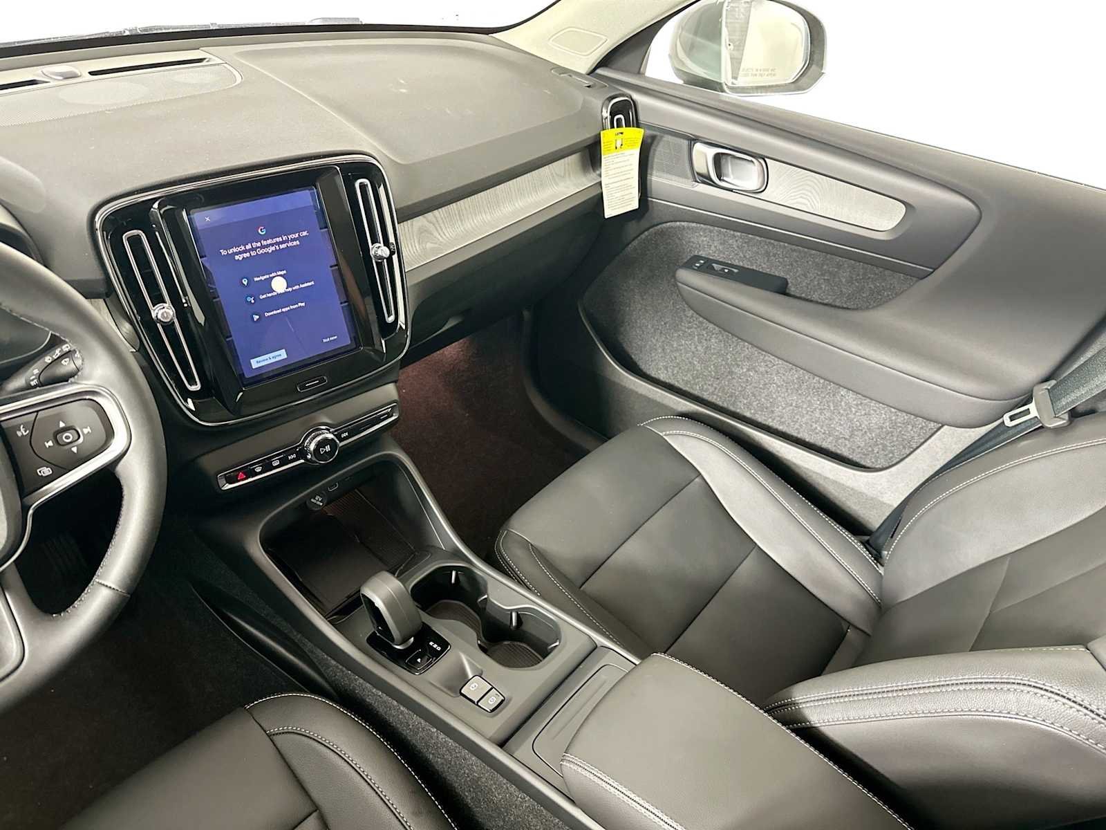 Certified Used 2025 Vapour Grey Volvo Core image 21