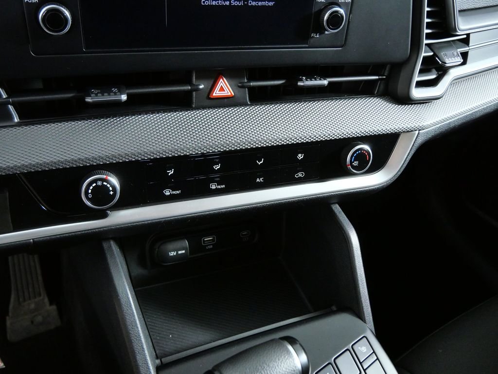 Used 2023 White Kia LX image 20