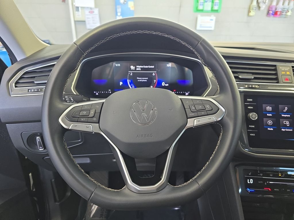 Used 2023 Black Volkswagen 2.0T SE image 19