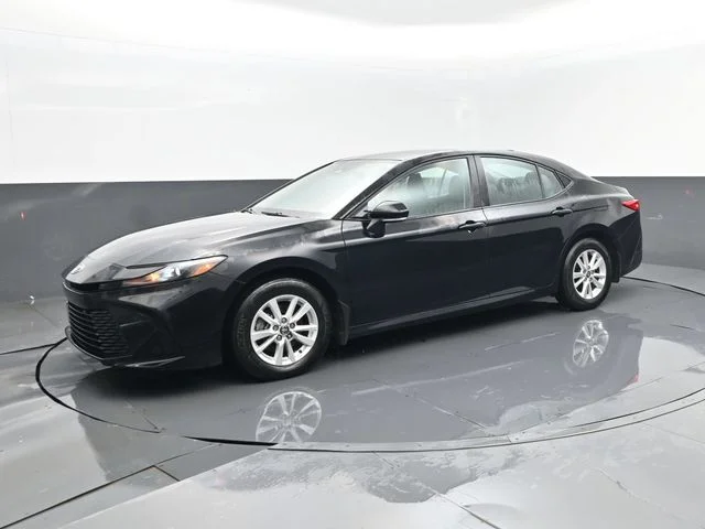 Used 2025  Toyota LE image 1